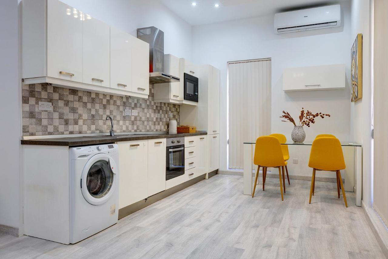 Appartement Picturesque Sliema Pad Steps From The Seafront Extérieur photo