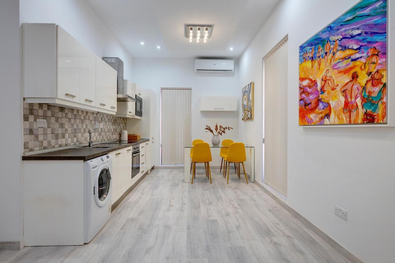 Appartement Picturesque Sliema Pad Steps From The Seafront Extérieur photo