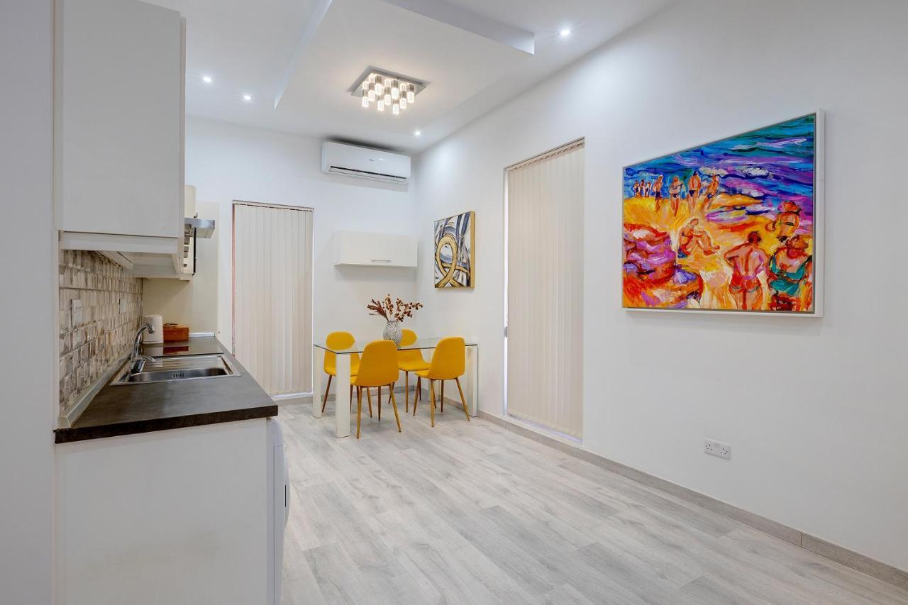 Appartement Picturesque Sliema Pad Steps From The Seafront Extérieur photo